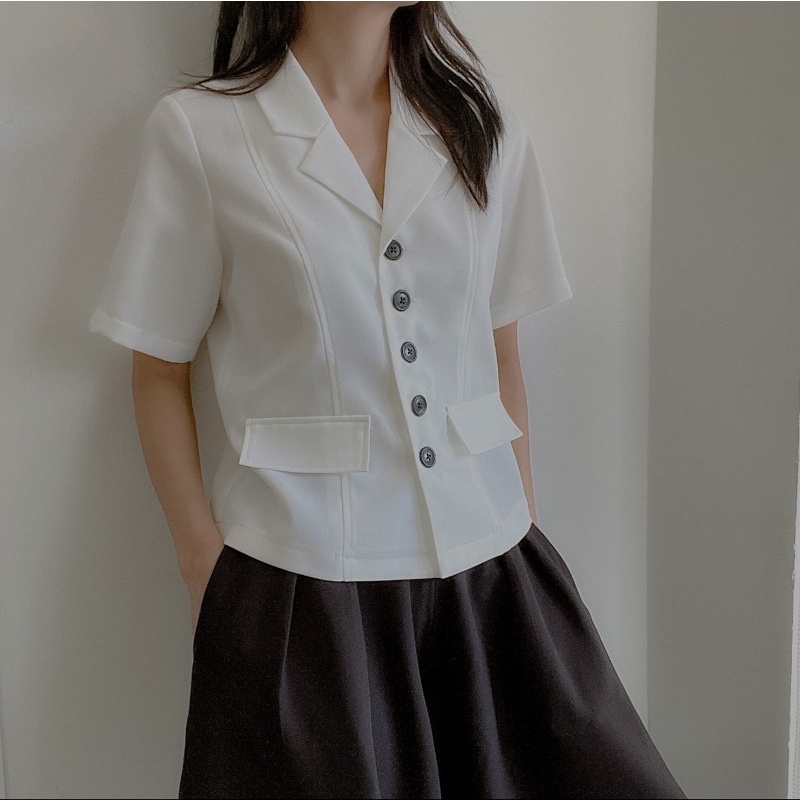 Áo blazer tay ngắn trắng freesize nút đen Kathryn.thecitilook