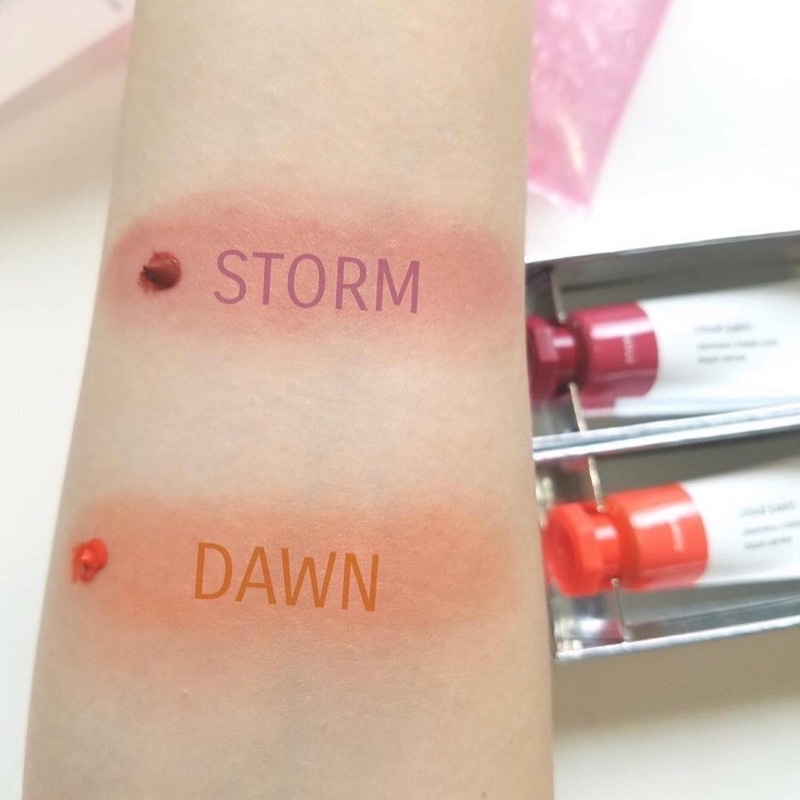 Má hồng dạng kem Glossier Cloud Paint