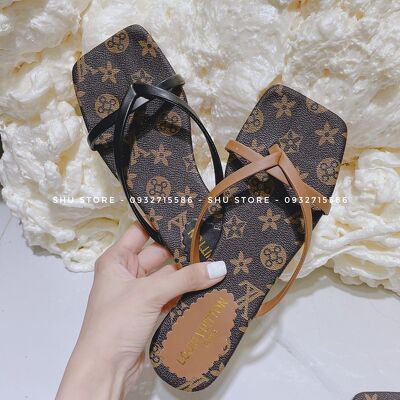 DÉP KẸP NỮ THỜI TRANG XINH XẮN QUAI NGANG CHỮ A HÌNH HOA MŨI VUÔNG SHU STORE