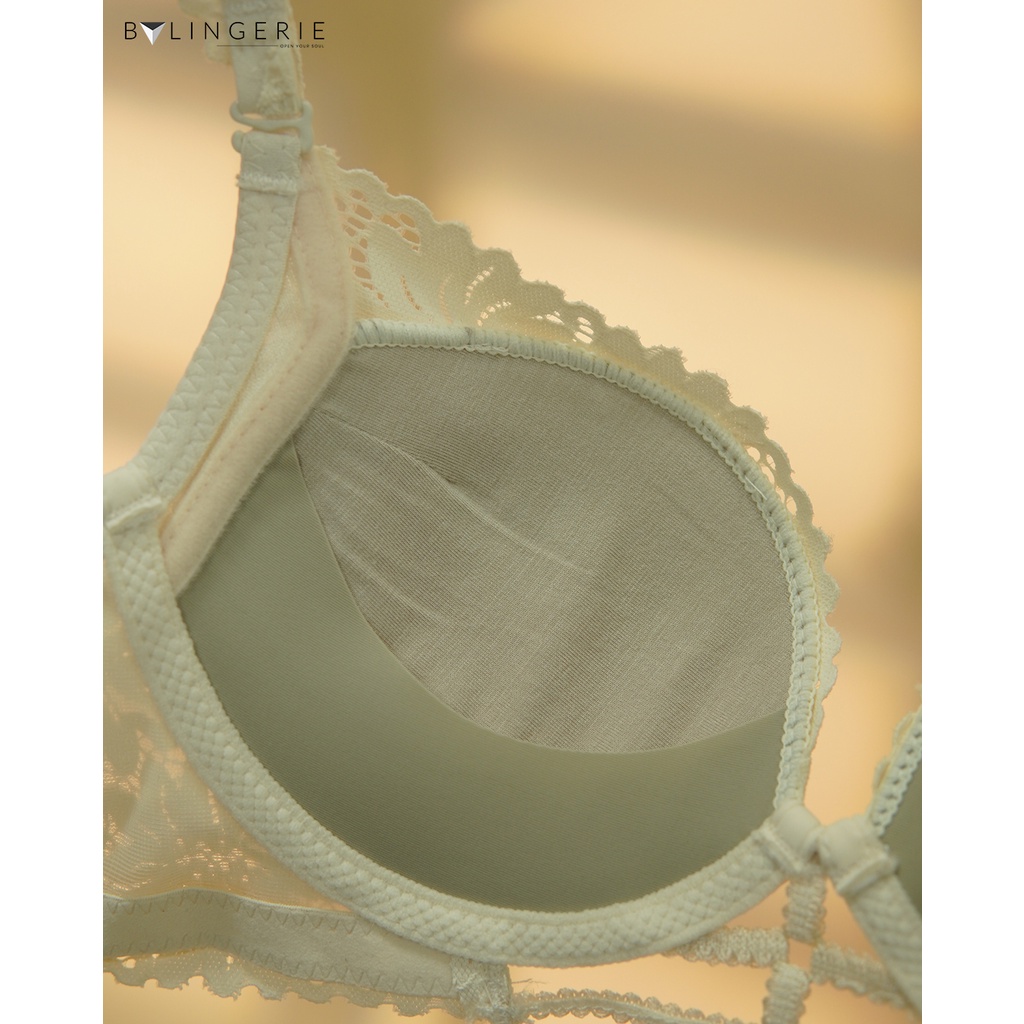 Bộ đồ lót ren nữ BY LINGERIE màu trắng kem không gọng đệm mút dày nâng ngực B229 | BigBuy360 - bigbuy360.vn
