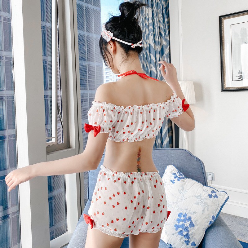 Bộ đồ ngủ mặc nhà sexy quần đùi áo croptop hai dây in hình dâu tây xinh xắn | BigBuy360 - bigbuy360.vn