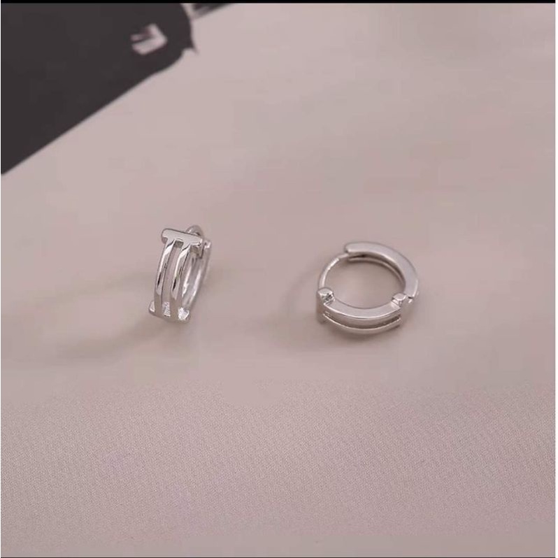 Khuyên tai bạc khuyên tròn trơn sát tai hai đường song song