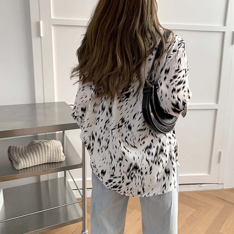 Áo Sơ Mi Nữ Tay Dài Cổ Chữ V Họa Tiết Da Báo Thời Trang Cá Tính