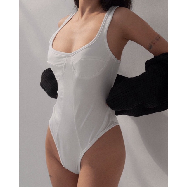 Áo bodysuit hai dây cúp ngực thun co giãn tôn dáng OUTISCLOSET