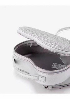 Freeship 99k TQ_Túi tim Charles&Keith