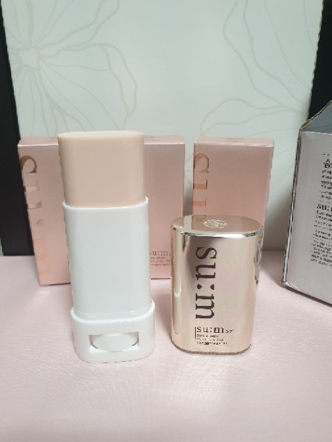 KEM CHỐNG NẮNG DẠNG THỎI SUM37 SUN AWAY VELVET SUN STICK SPF50+/PA++++
