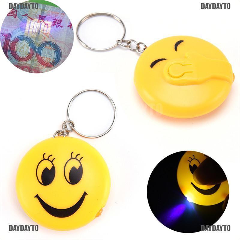 DAYDAYTO Cartoon Emoji Design Led Key chain With Sound Flashlight Kid Pig Keyring