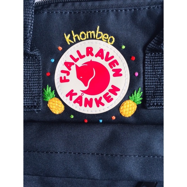 Balo Kanken thêu hình khách thiết kế