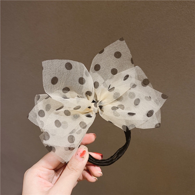 Búi tóc, kẹp tóc nữ phối ngọc mix hoa phong cách đơn giản