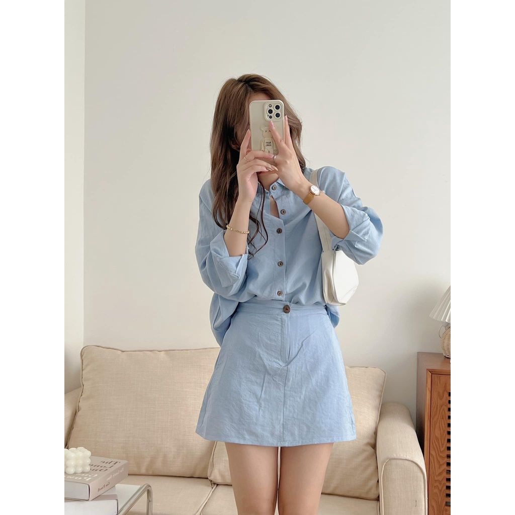Set áo sơ mi dài tay khuy gỗ kèm chân váy chữ A dáng ngắn basic