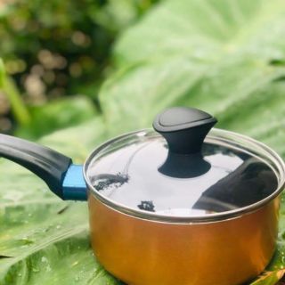 Nồi bột tráng sứ Elmich có kèm vung kính nhỏ xinh size 14cm. Dùng được bếp từ