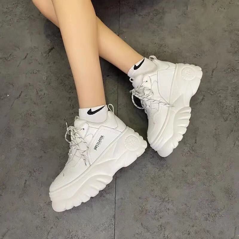 Tất cao cổ nike kiểu dáng thể thao, thấm hút mồ hôi