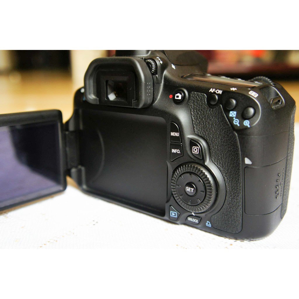 Máy ảnh Canon 60D - 18.0 Megapixels - Lens đủ loại - Mới 95%
