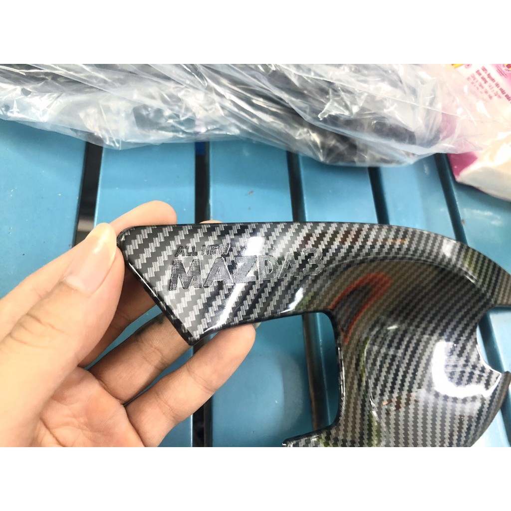 Ốp tay nắm, hõm cửa Mazda 3 2020, 2021vân cacbon cao cấp hõm chữ mờ