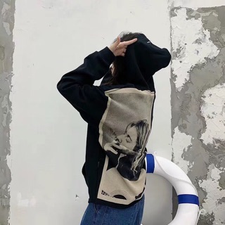 Áo nỉ cô gái