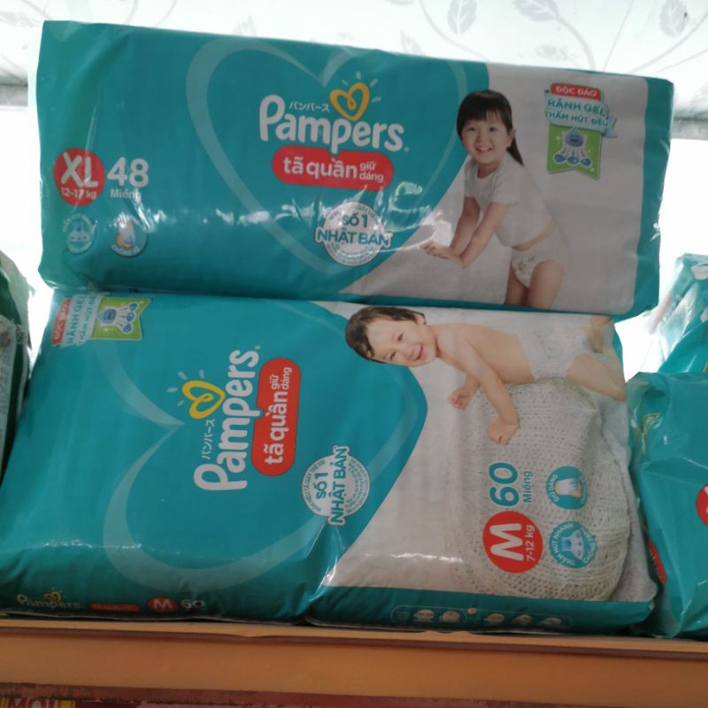 Tả quần Pampers giữ dáng.