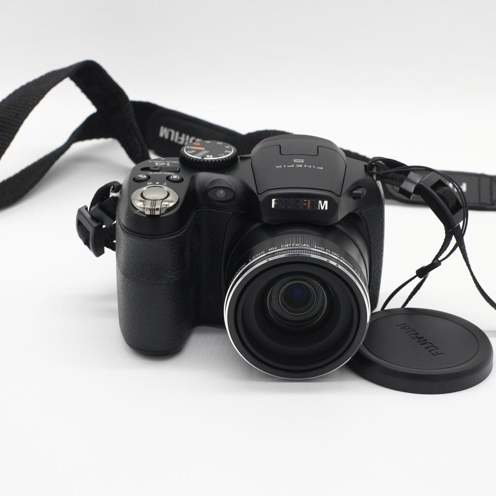 FUJIFILM FinePix S8600 Digital Camera cũ