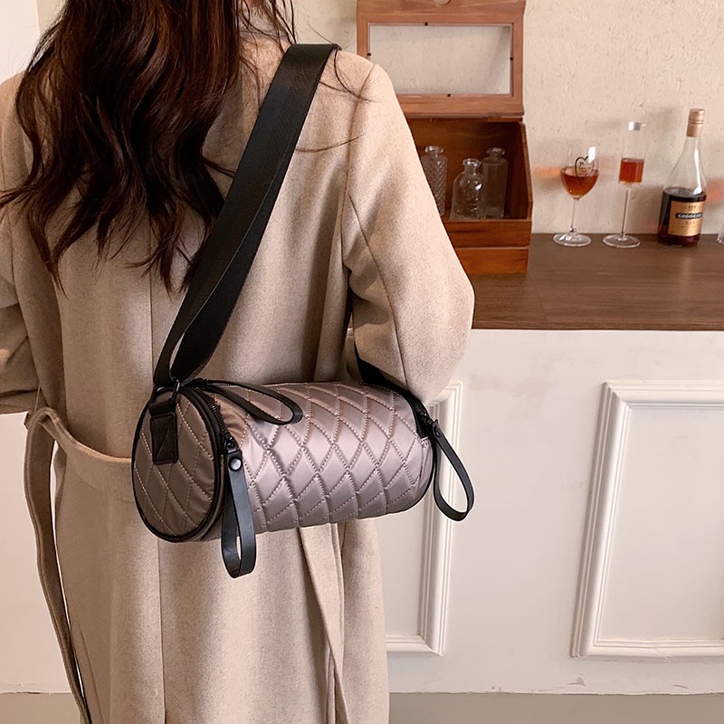 Túi Đeo Chéo Bằng Nylon Chống Nước Thời Trang Cho NữTúi dành cho những cô gái vui chơi... để đi làm và mua s ắm.