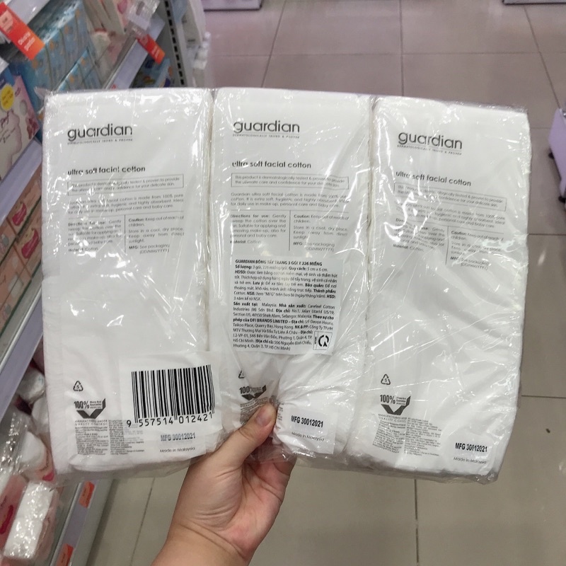 3 Gói Bông Tẩy Trang Guardian Ultra Soft Facial Cotton 260 Miếng