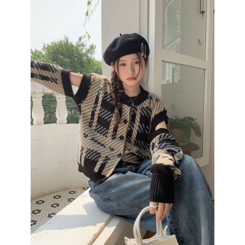 Áo Len Nữ Màu Đen Xám Họa Thiết Kẻ Ô Dài Tay Cut Out Cổ Tròn Phong Cách Ulzzang Cá Tính