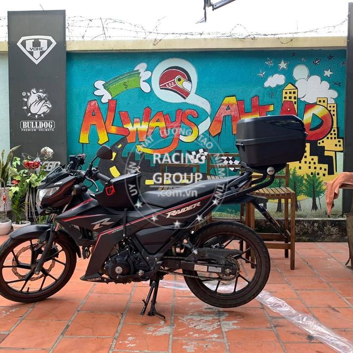 Thùng sau givi B32NB 32 lít tặng kèm đế hàng chính hãng bảo hành 2 năm
