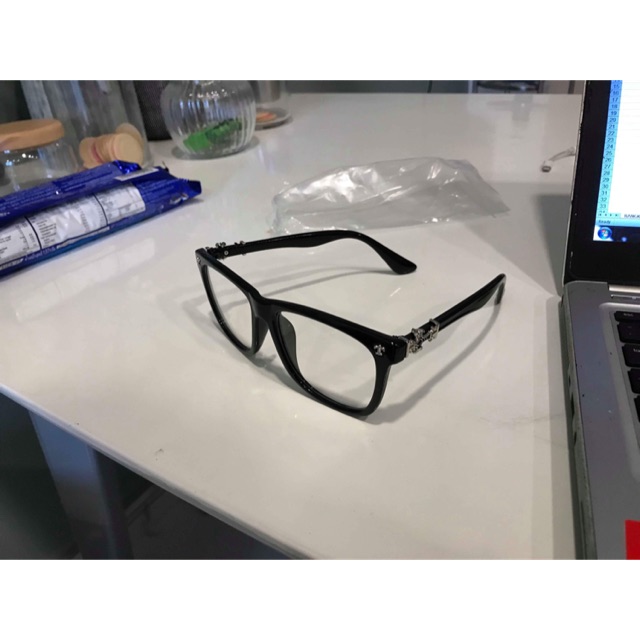 Kính chrome hearts