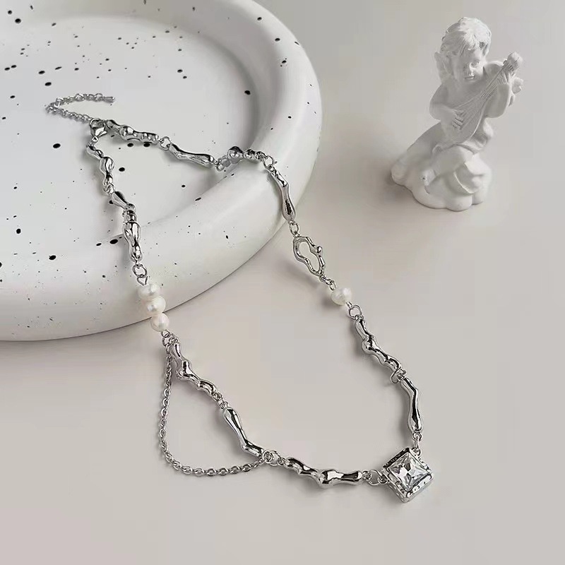 Dây chuyền chuỗi đính ngọc trai phong cách hip hop cá tính