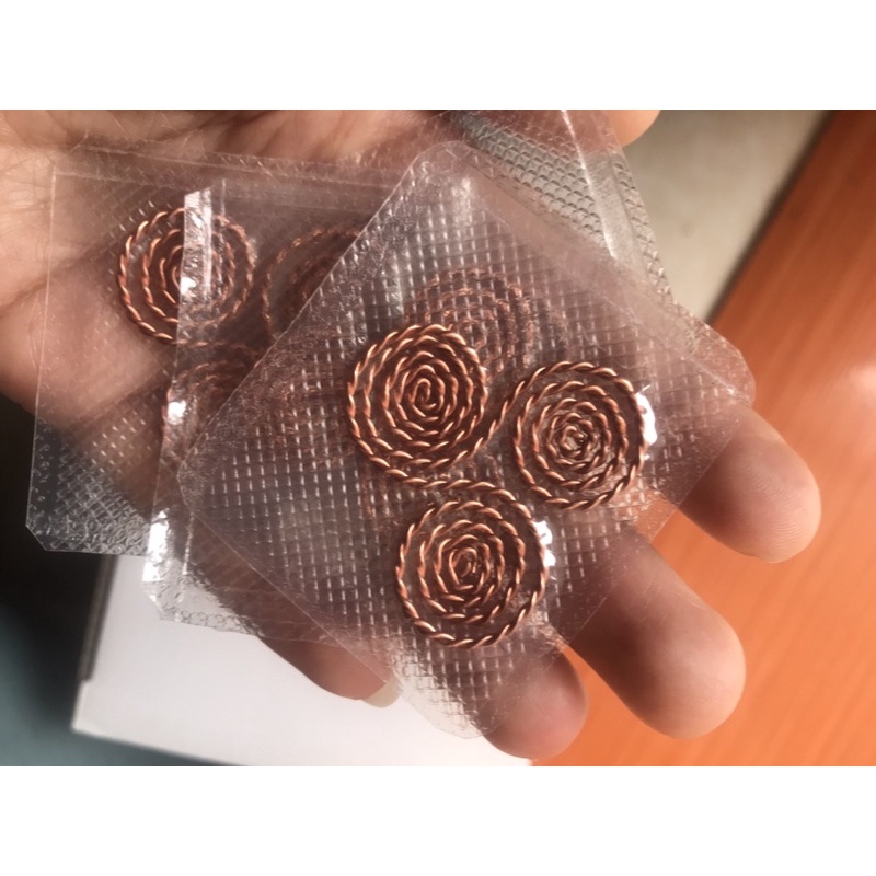 Vòng triskelion  tránh sóng bức xạ điện từ dành cho laptop, điện thoại