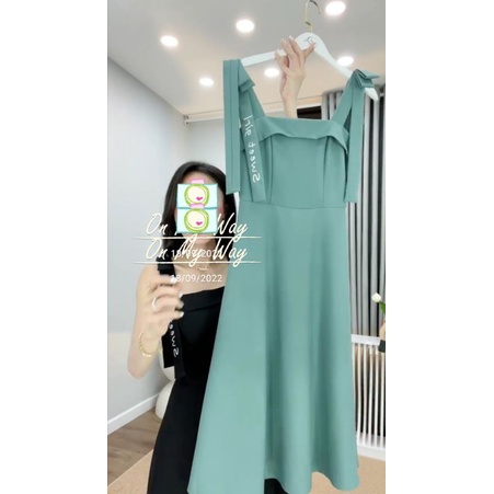 Đầm xanh hai dây chữ Sweet girl thêu