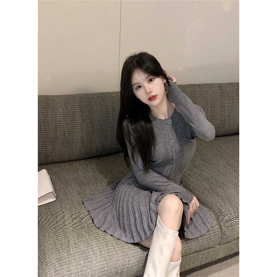 Đầm dệt kim màu xám trơn dáng chữ A ngắn xếp ly dài tay thời trang thu 2021 cho nữ