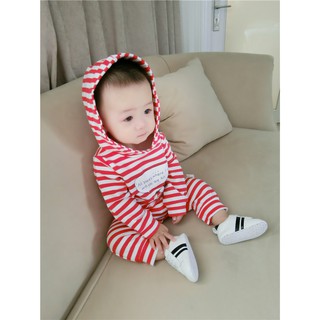 Body liền bé trai có mũ