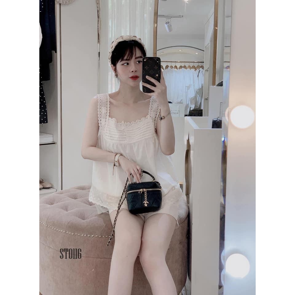 Set bộ nữ đũi 2 dây bản to phối ren cúc ngực. Chất tuyết mưa loại mềm mịn mặc mát.
