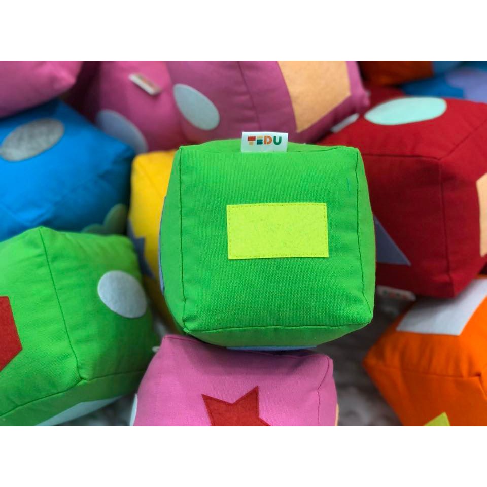 Banh xúc xắc vải hình học Tedu