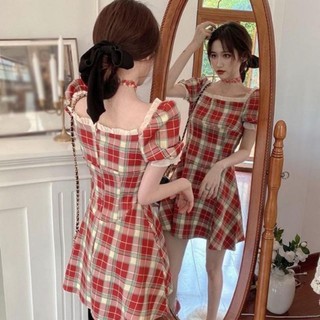váy kẻ caro đỏ