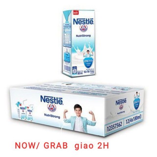Thùng 48 hộp sữa nước Nestle có đường trắng /dâu 180ml