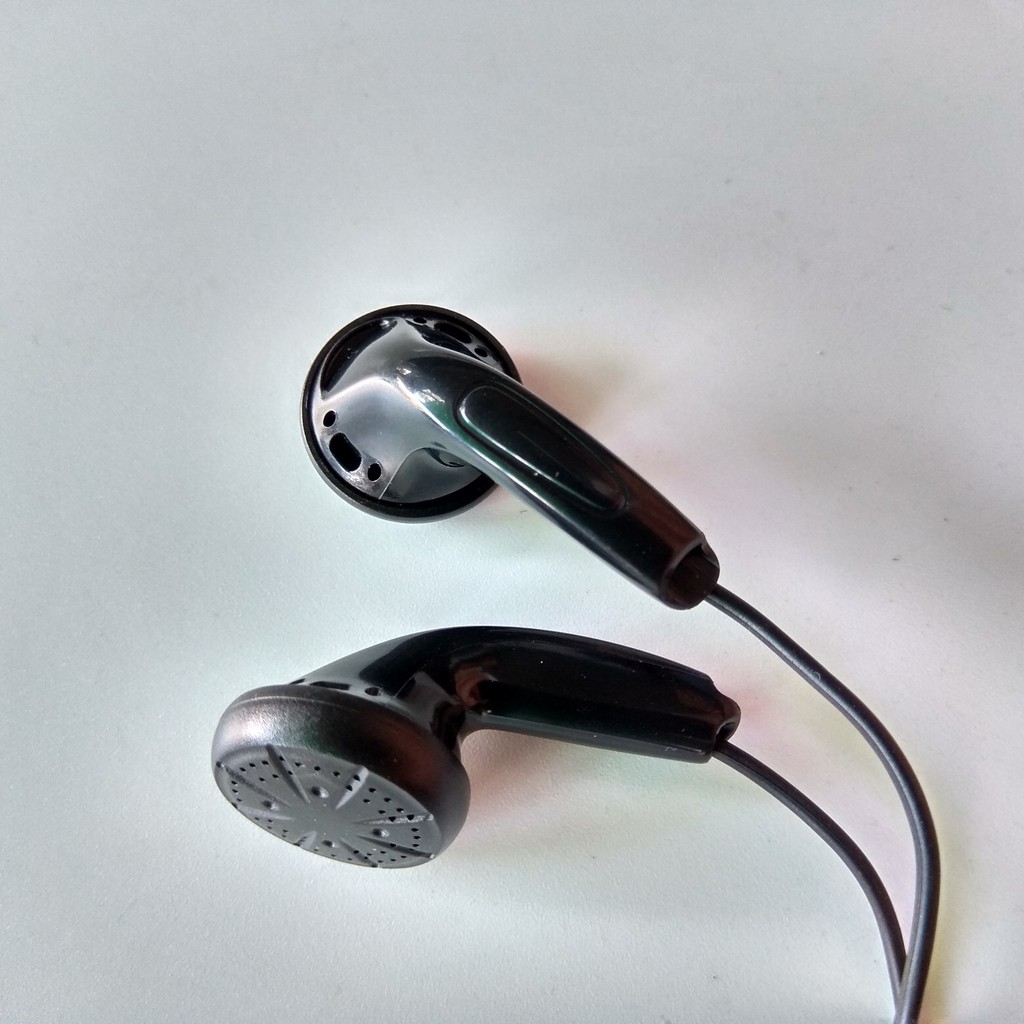 TAI NGHE CÓ DÂY 3.5MM TRẮNG / ĐEN CHUYÊN ĐI KÈM ĐIỆN THOẠI