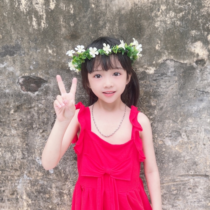 ( Ảnh mẫu đeo cuối) vòng hoa kỉ yếu lá đơn giản mà xinh xắn mã Gt-8