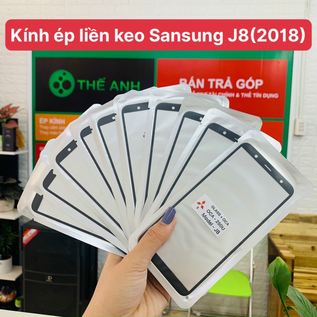 kính ép màn hình có sẵn keo cho Samsung J8 ( 2018) OCA