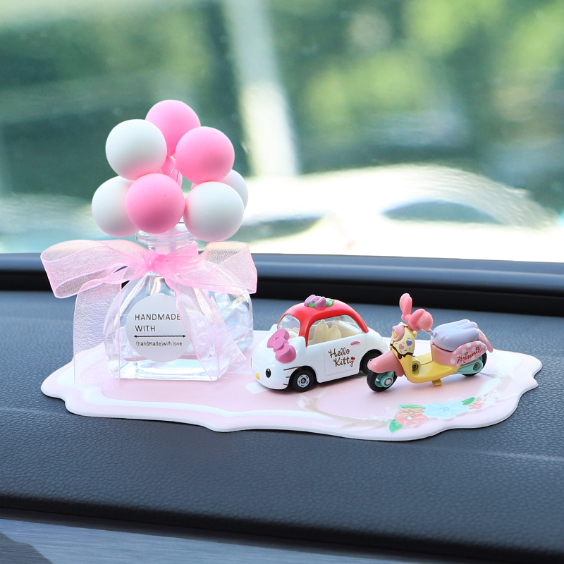 Thảm Mini Chống Trượt In Hình Snoopy Dễ Thương Trang Trí Bảng Điều Khiển Trung Tâm Xe Hơi