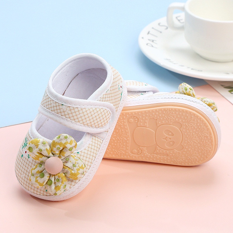 Giày vải mềm đính hoa siêu xinh cho bé gái từ sơ sinh đến 1 tuổi