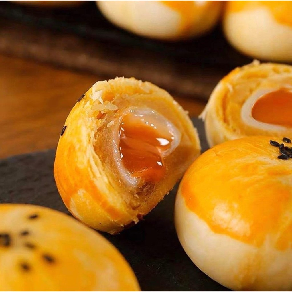 Bánh nhân trứng muối tan chảy, thơm ngon