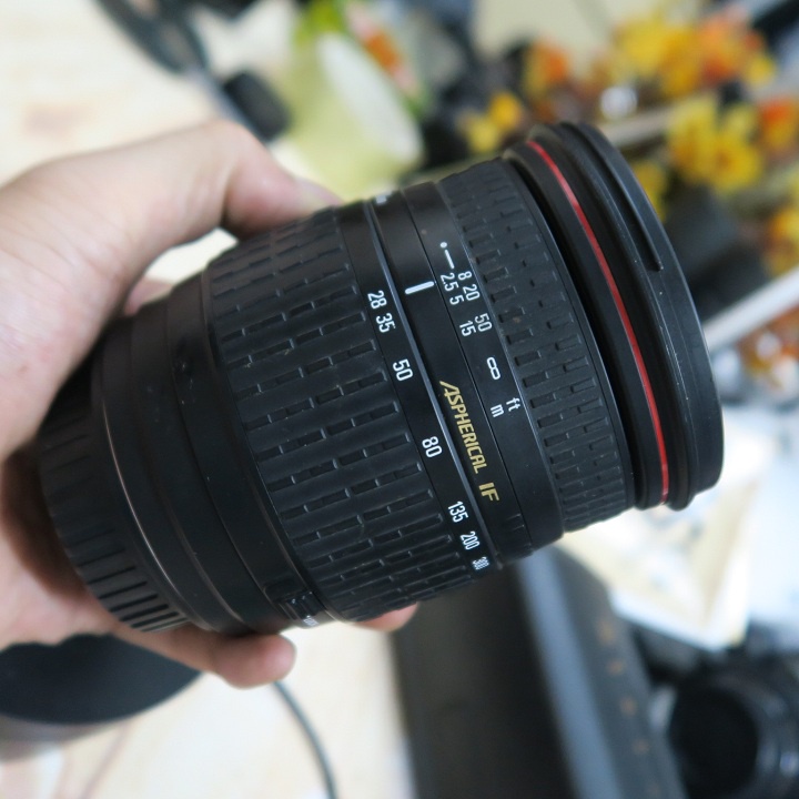 Ống kính Sigma 28-300 f3.5-5.6 dùng cho máy ảnh Canon