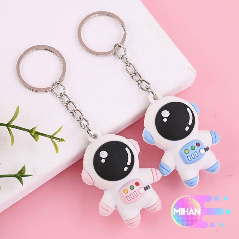 Móc khóa kiểu dáng phi hành gia đáng yêu