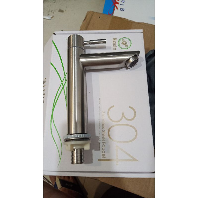 Vòi lavabo lạnh inox 304,voi nuoc 2 tac.