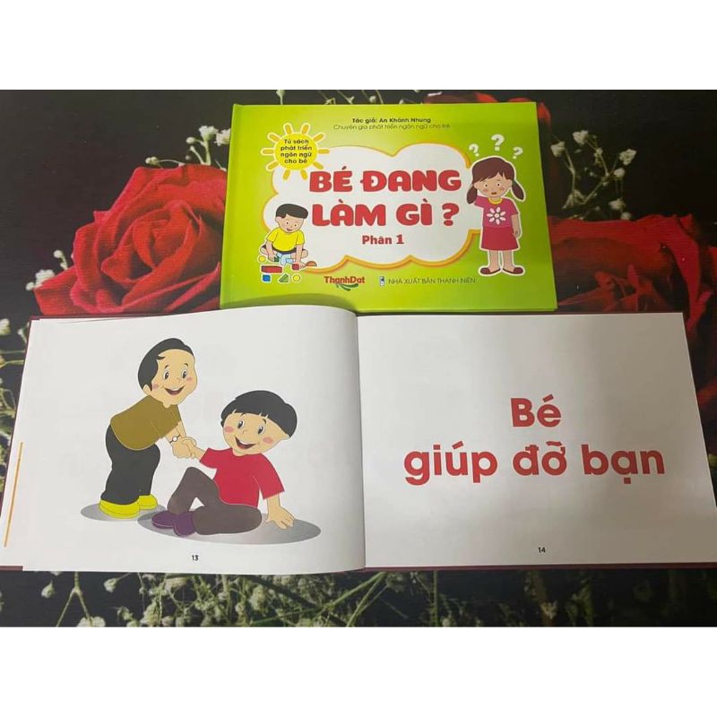 Hót Combo 2 quyển bé đang làm gì hot
