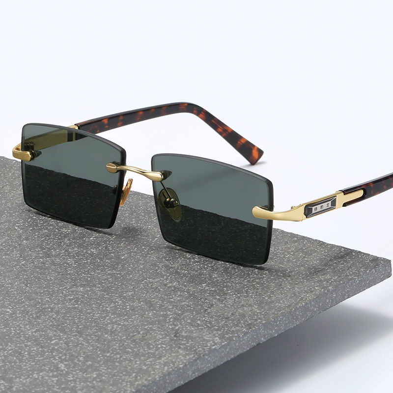 Kính Mát Gọng Vuông Lớn Đính Đá Pha Lê Thời Trang Cho Nam Trung Niên