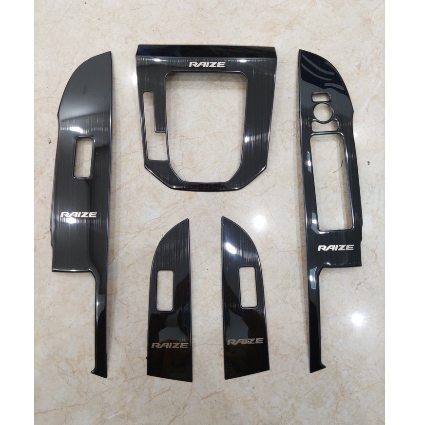 Ốp Nội Thất Xe Toyota Raize 2021 2022 - 5 chi tiết Mẫu Titan