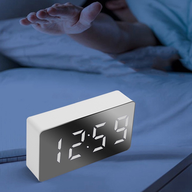 Đồng Hồ Báo Thức Kỹ Thuật Số Để Bàn Cổng USB Có Đèn LED Hiển Thị Nhiệt Độ