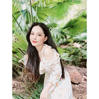 Đầm lụa đắp chéo trễ vai