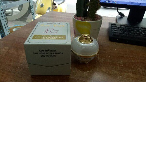 Kem Hoa Việt E7 cao cấp trắng da